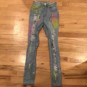 Light blue ripped fitted jeans